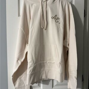 American Eagle Relaxed Fit Cream Sweatshirt